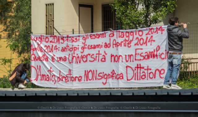 Architettura, protesta degli studenti: «Anticipate le date degli esami»